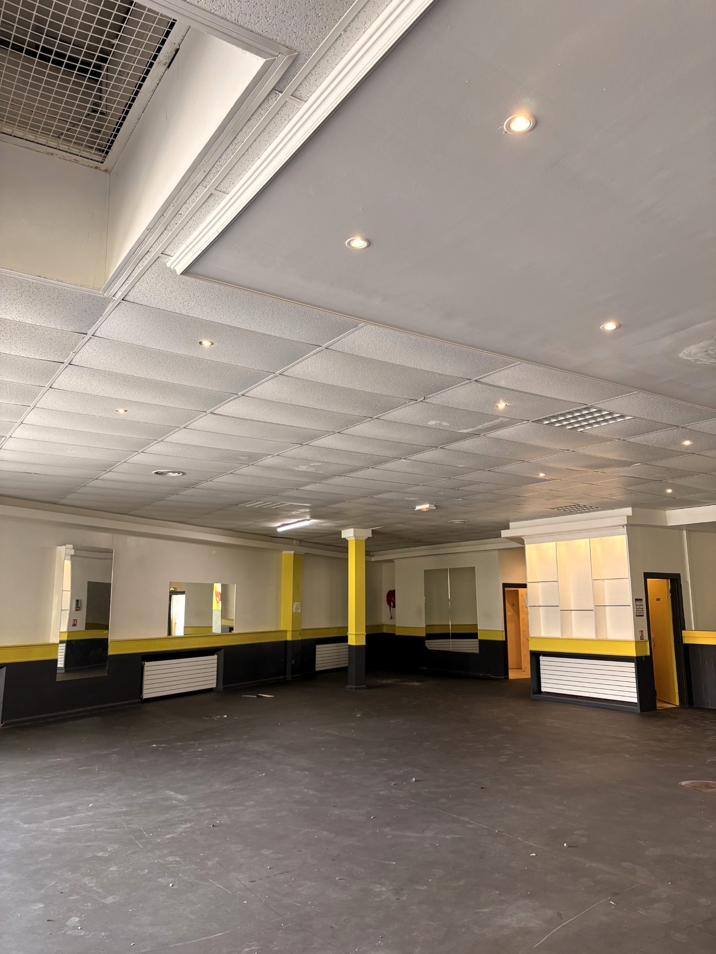 Location pure Local commercial 820 m² Noyon