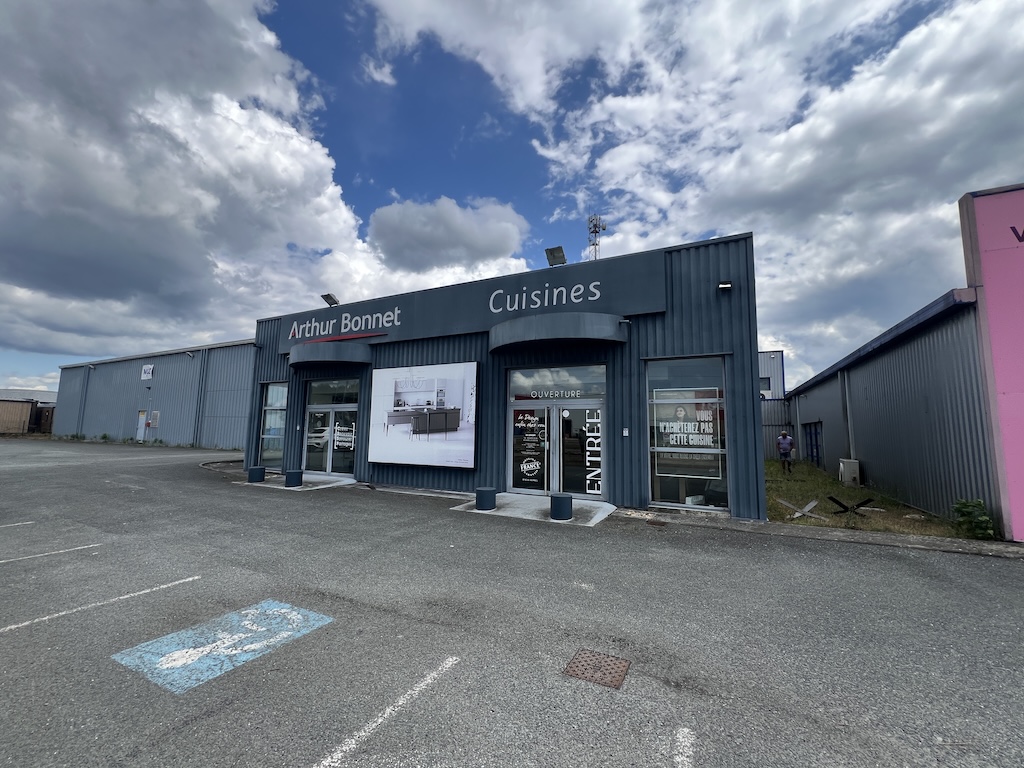 Vente de murs occupés Local commercial 310 m² Biganos