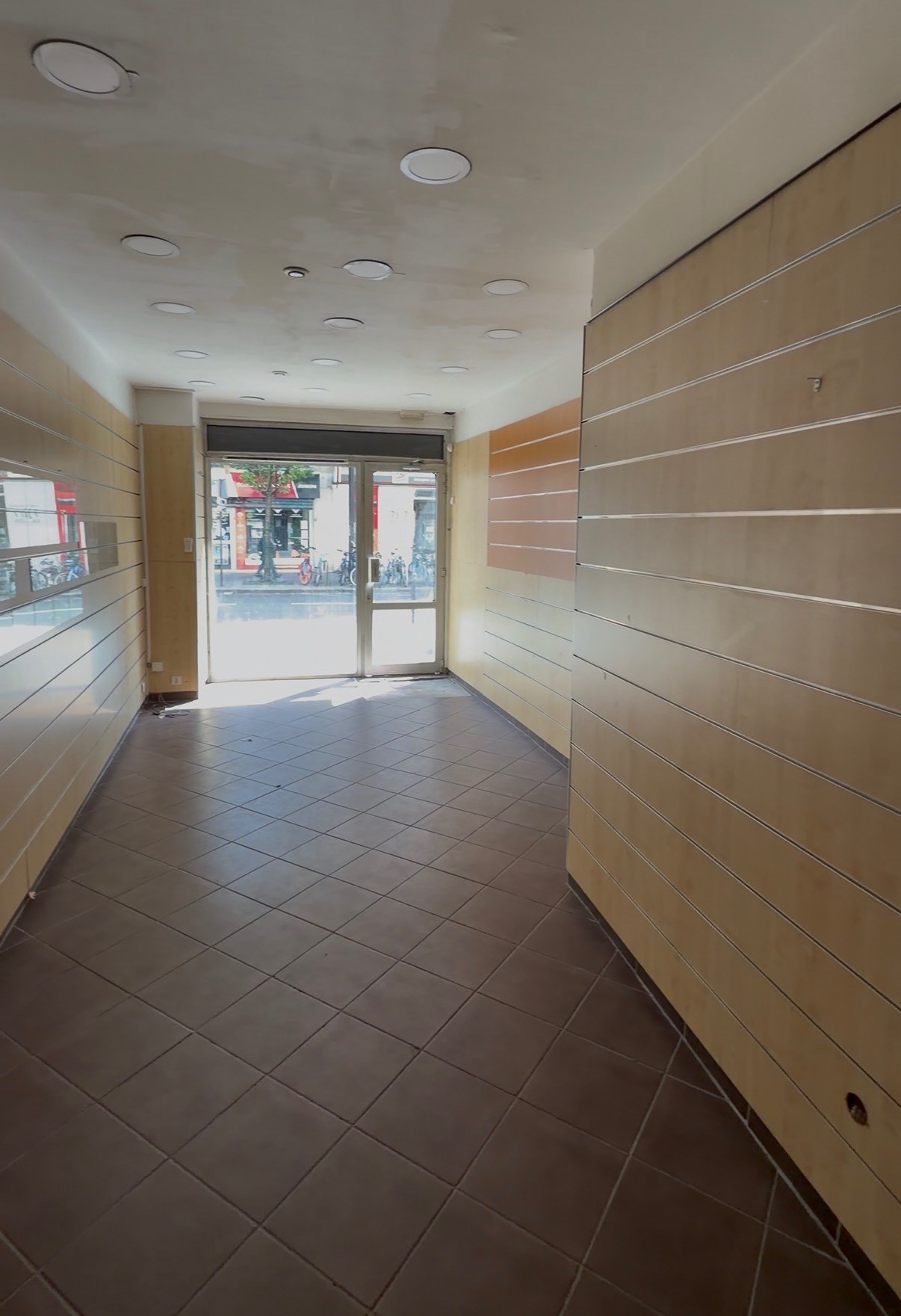 Location pure Local commercial 48 m² Paris - 2