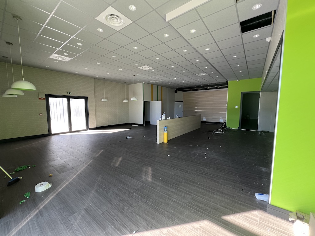Location pure Local commercial 203 m² Biganos