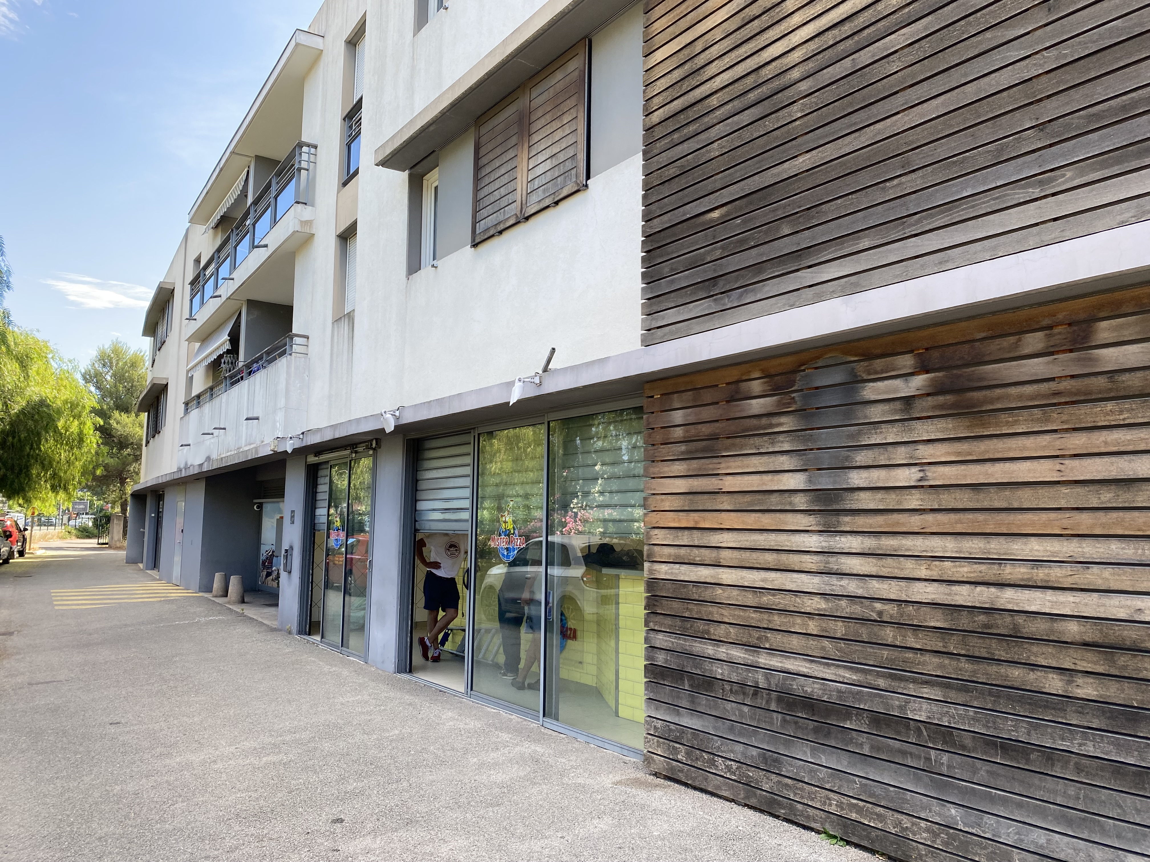Vente de murs libres Local commercial 94 m² Fréjus