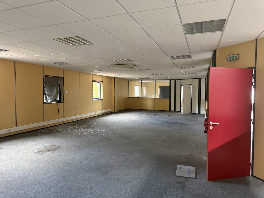 Location Entrepôt 4 708 m² Saint-Étienne-du-Rouvray - 2