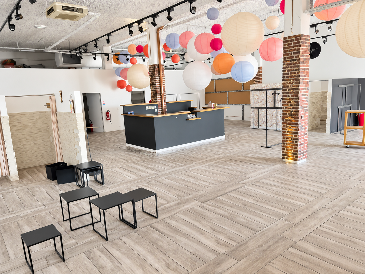 Location pure Local commercial 280 m² Vitrolles - 2