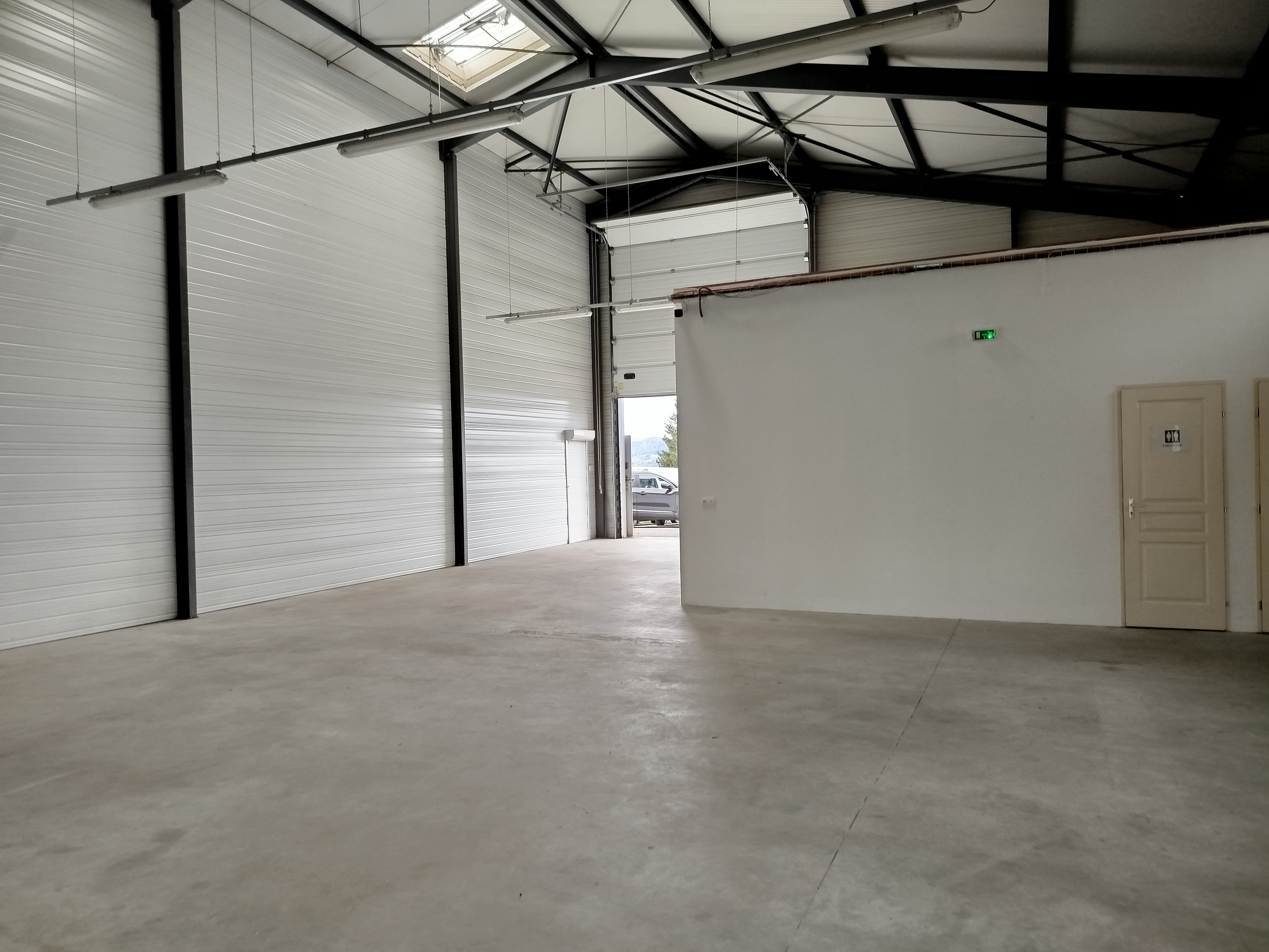Vente de murs libres Entrepôt 480 m² La Roche-sur-Foron - 3