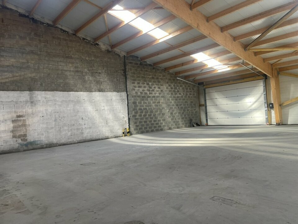 Location Entrepôt 290 m² Hérouville-Saint-Clair - 2