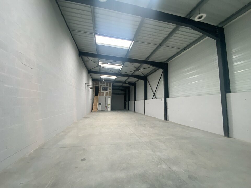 Location Entrepôt 269 m² Bretteville-sur-Odon - 4