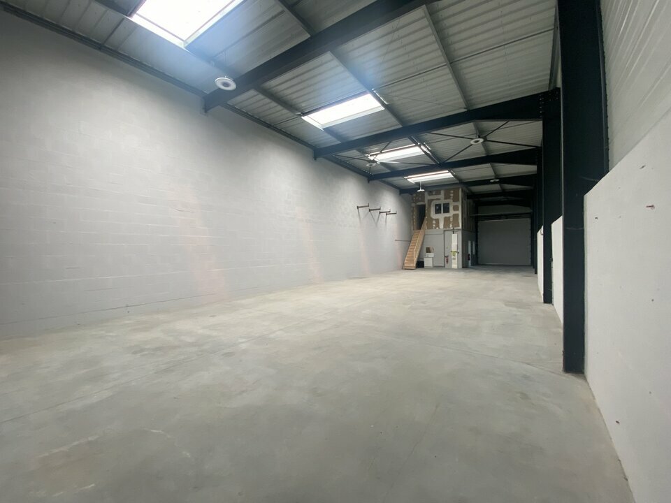 Location Entrepôt 269 m² Bretteville-sur-Odon - 3