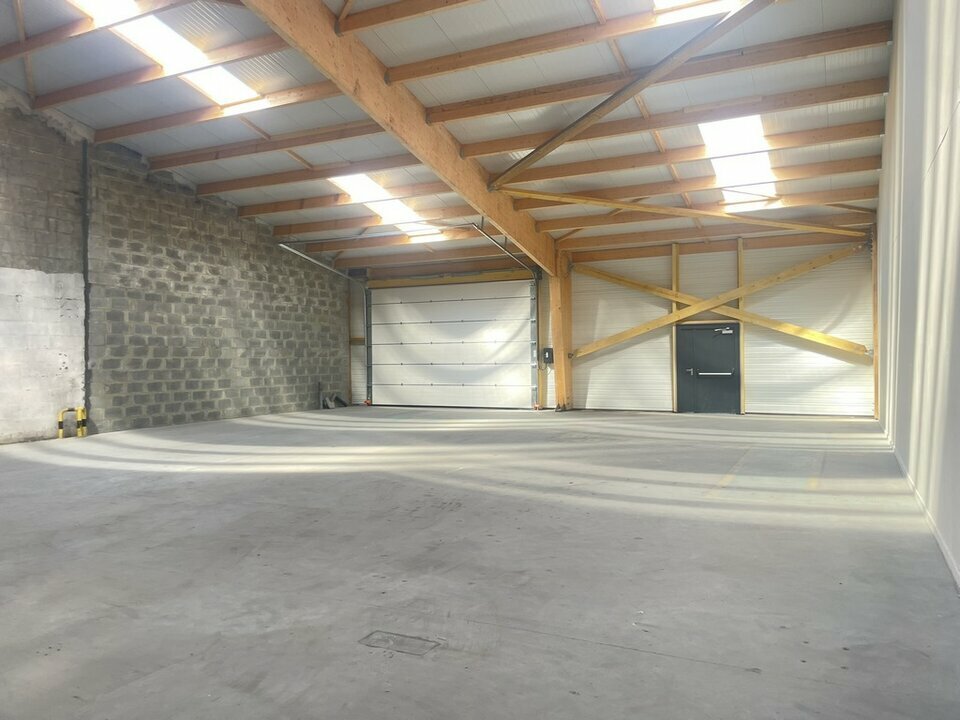Location Entrepôt 290 m² Hérouville-Saint-Clair