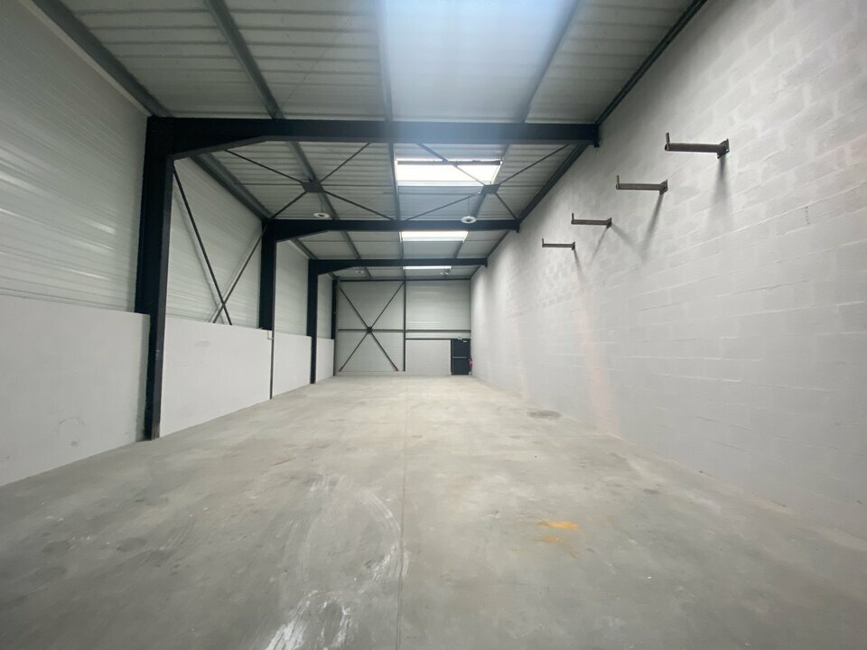 Location Entrepôt 269 m² Bretteville-sur-Odon - 2