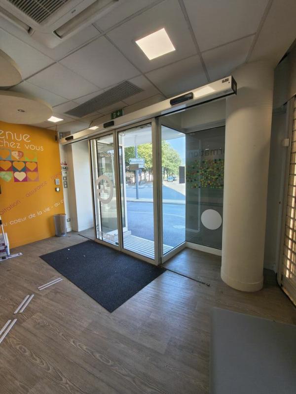 Location pure Local commercial 159 m² Chambéry - 3