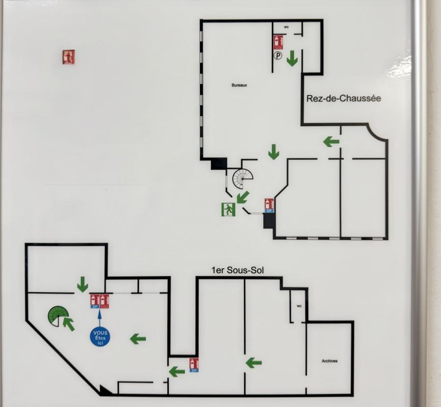 Location pure Local commercial 124 m² Paris - 7