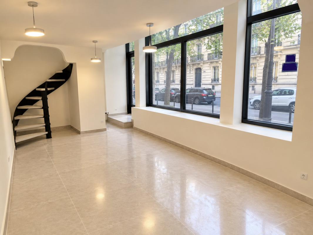 Location pure Local commercial 30 m² Paris - 3