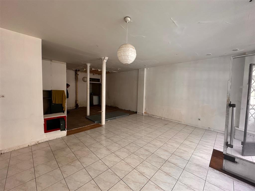 Location pure Local commercial 63 m² Paris - 2