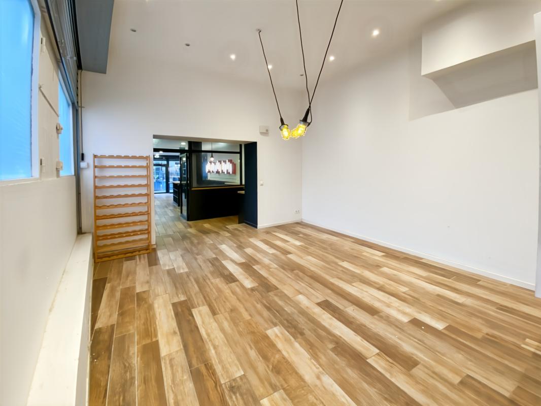 Location pure Local commercial 105 m² Paris - 4