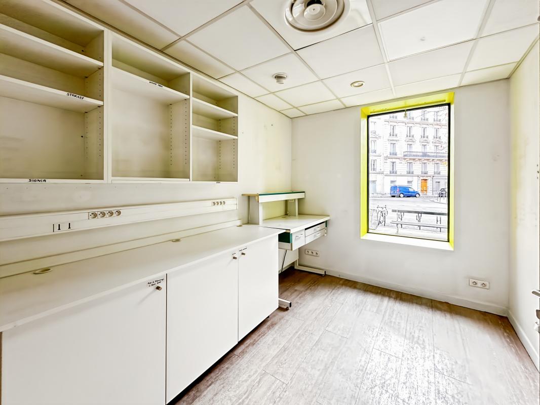 Location pure Local commercial 36 m² Paris - 4