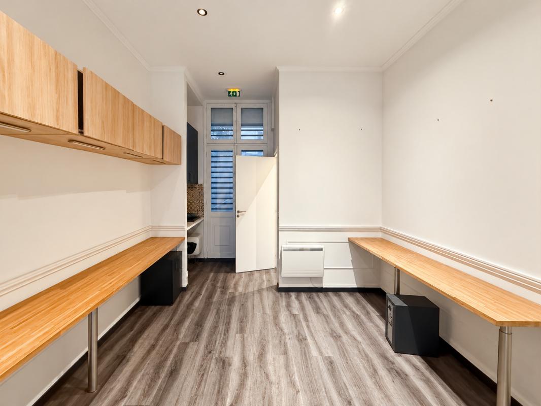 Location pure Local commercial 29 m² Paris - 2