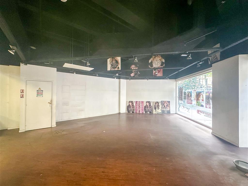 Location pure Local commercial 55 m² Paris - 2