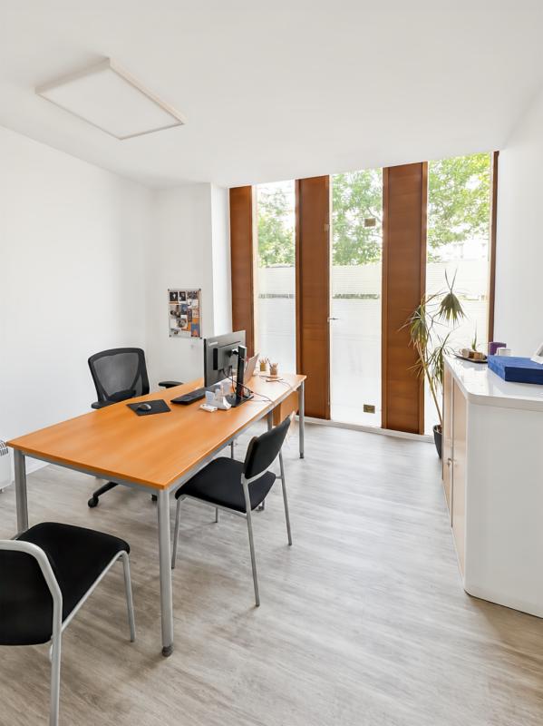 Location pure Local commercial 124 m² Paris - 4