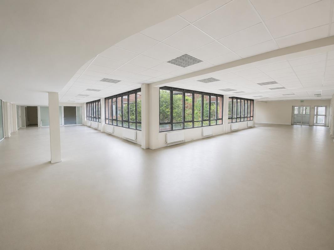 Location pure Local commercial 1 373 m² Paris - 3