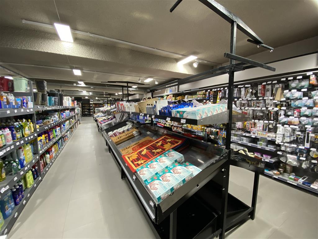 Location pure Local commercial 1 042 m² Paris - 3