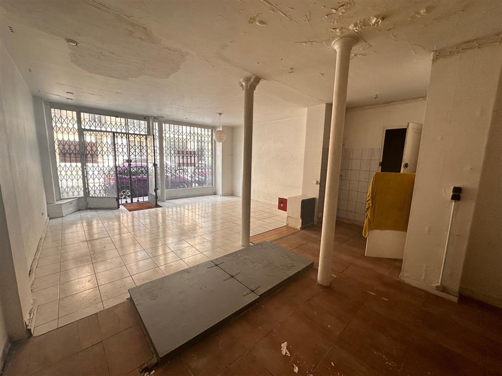 Location pure Local commercial 63 m² Paris - 4