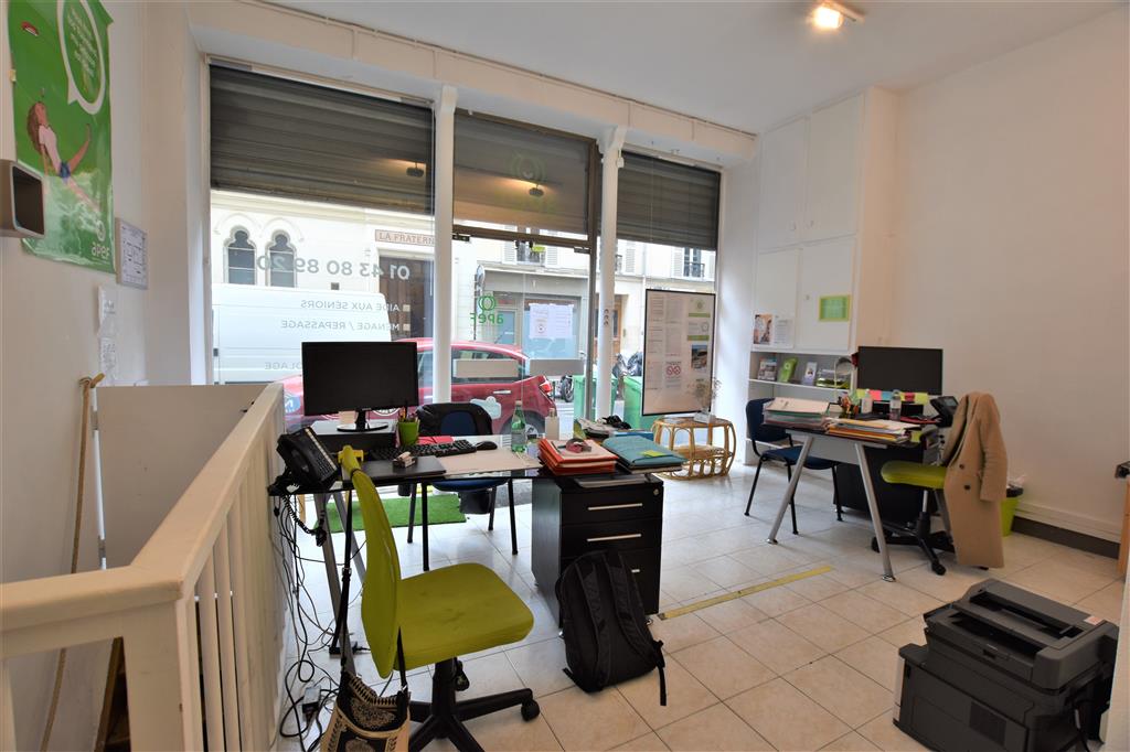 Location pure Local commercial 49 m² Paris