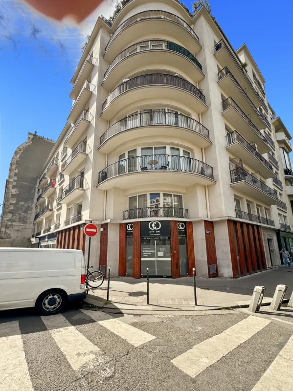 Location pure Local commercial 124 m² Paris