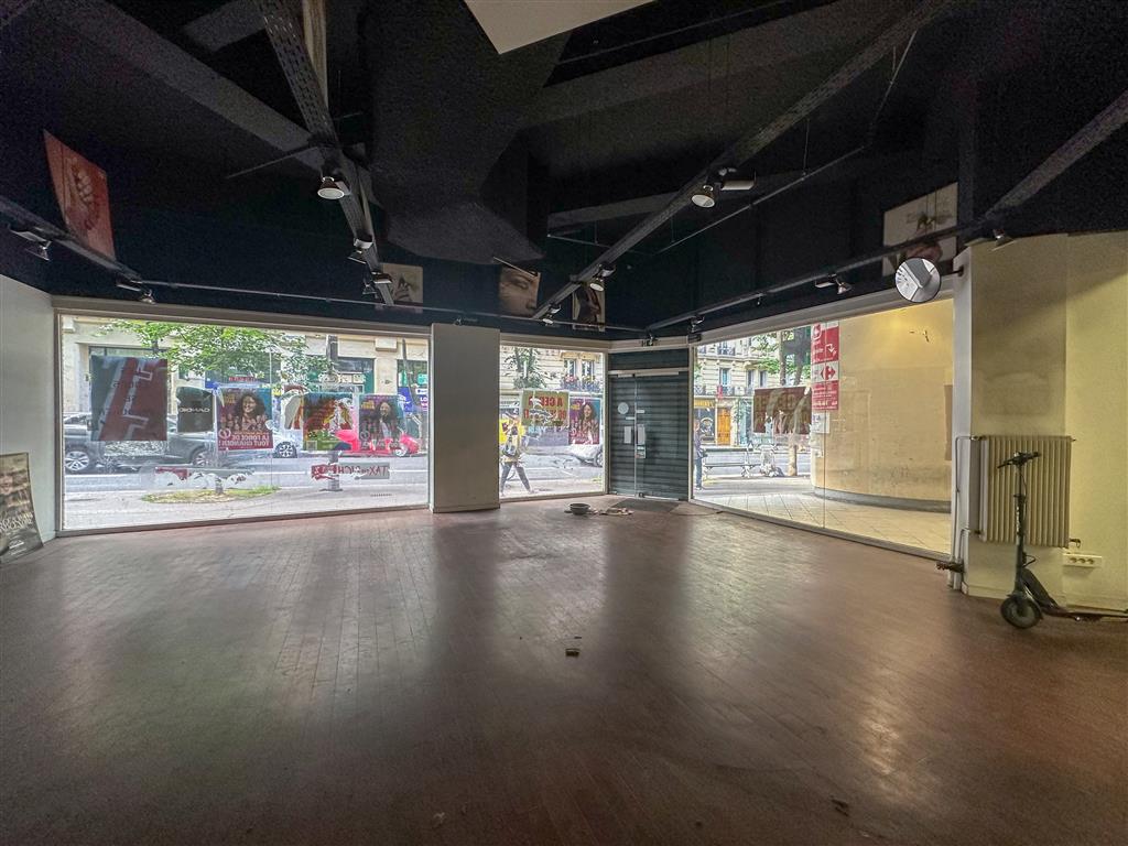 Location pure Local commercial 55 m² Paris