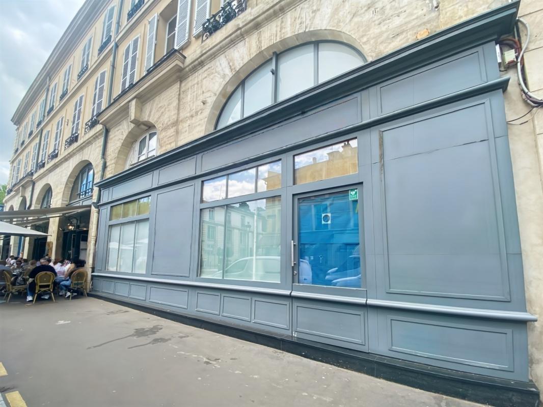 Location pure Local commercial 247 m² Versailles