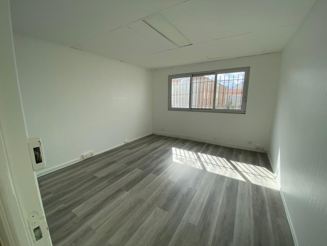 Location Entrepôt 871 m² Montreuil - 5