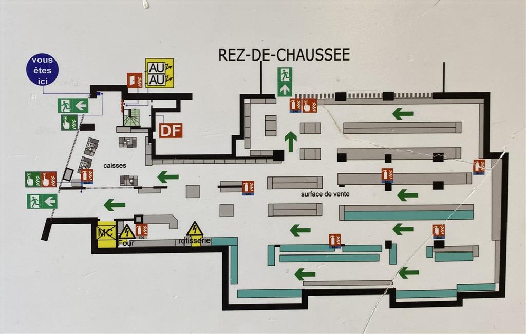 Location pure Local commercial 1 042 m² Paris - 7