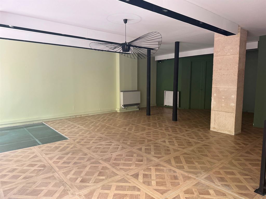 Location pure Local commercial 170 m² Paris - 6