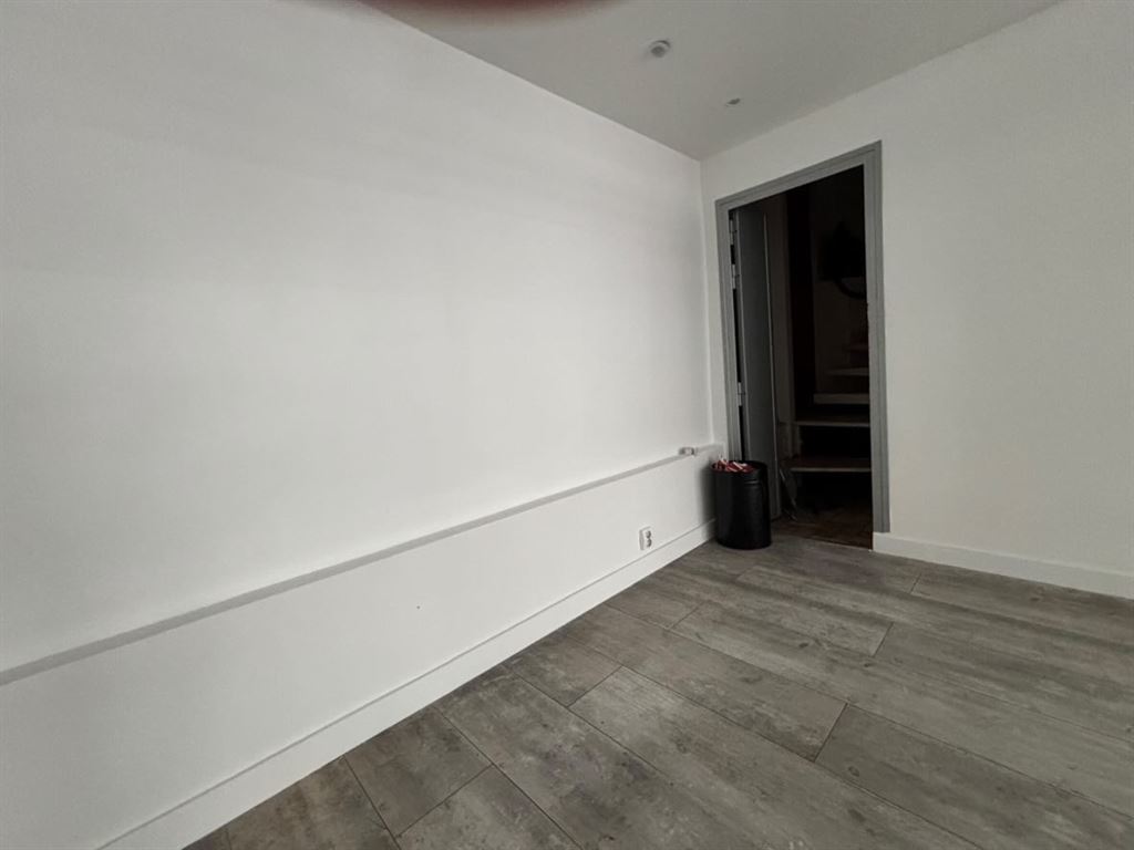 Location pure Local commercial 73 m² Paris - 5