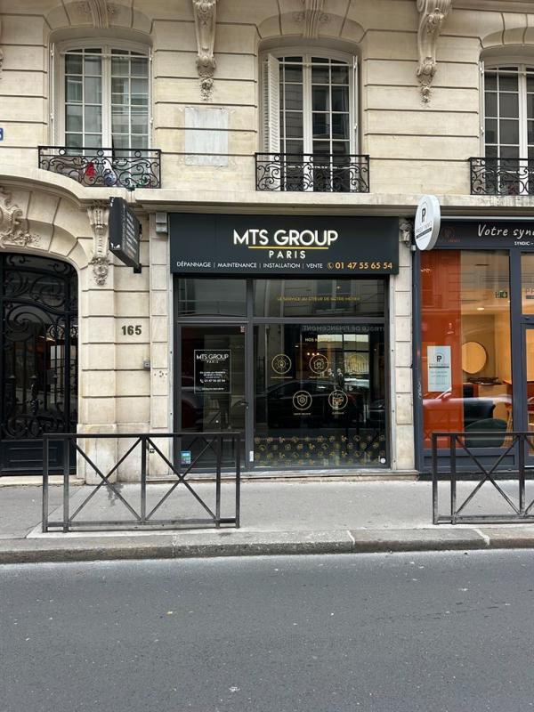 Location pure Local commercial 67 m² Paris