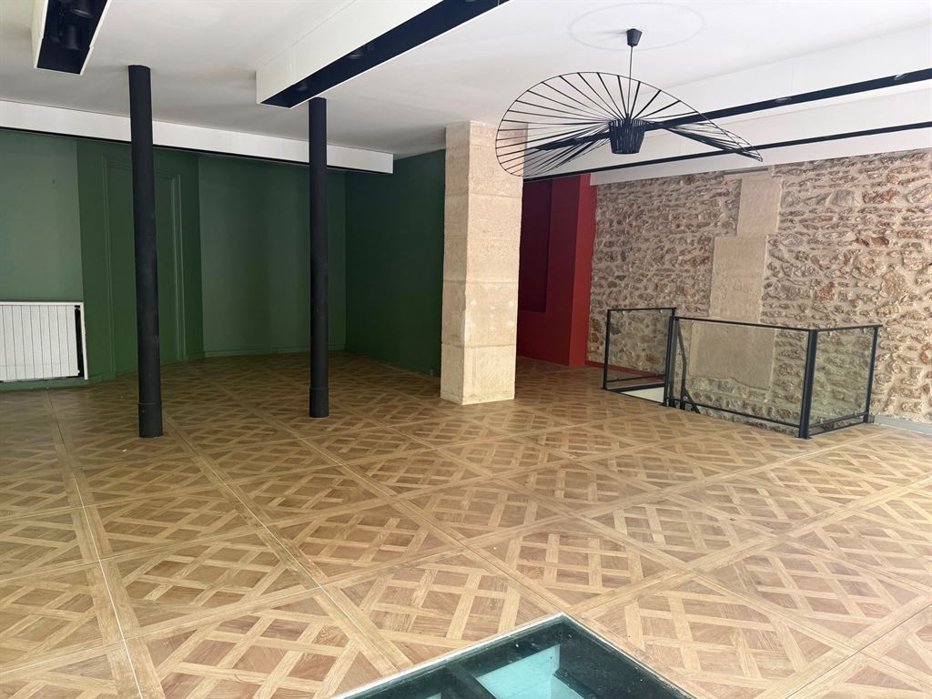 Location pure Local commercial 170 m² Paris - 2
