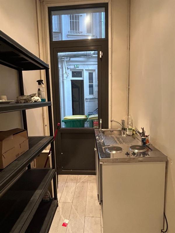 Location pure Local commercial 67 m² Paris - 7
