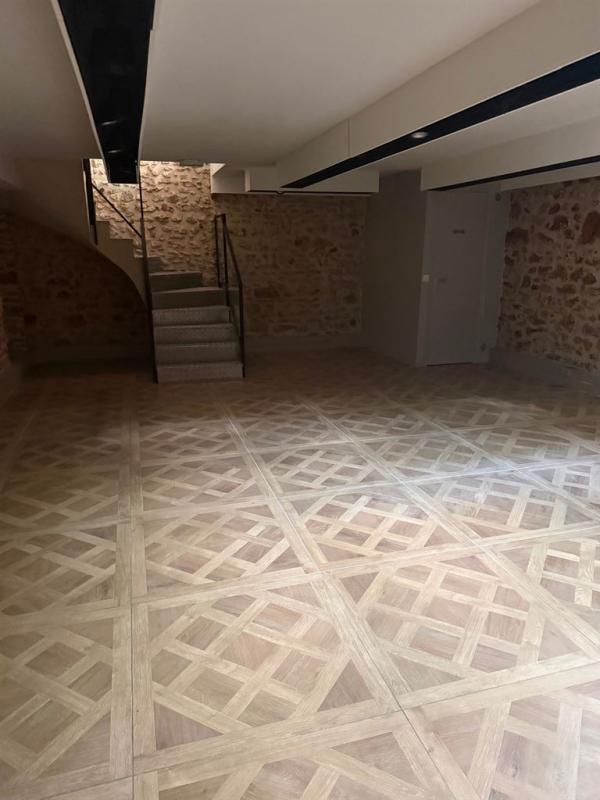 Location pure Local commercial 170 m² Paris - 5