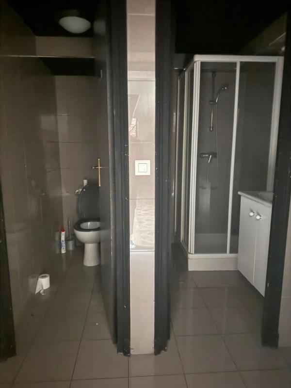 Location pure Local commercial 170 m² Paris - 4