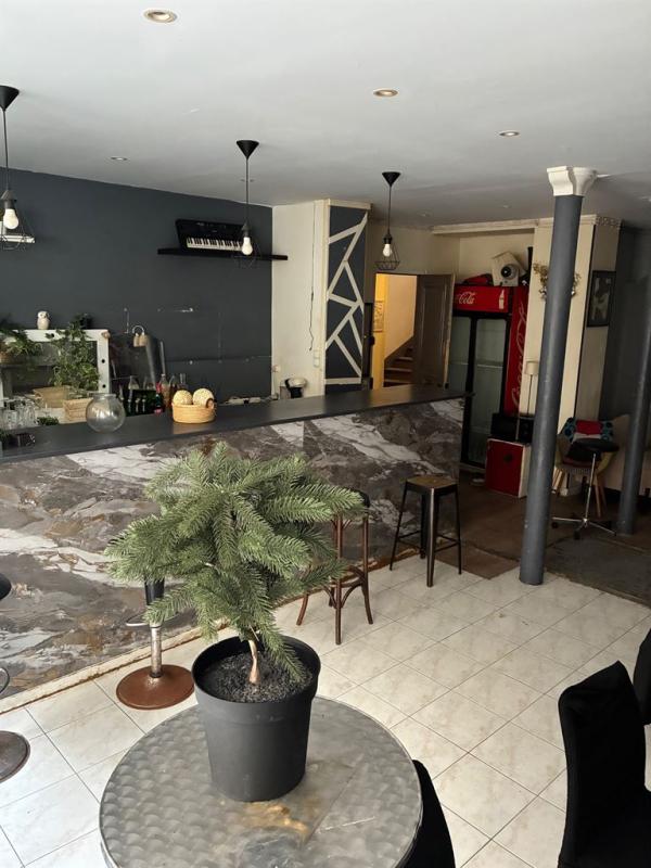 Location pure Local commercial 63 m² Paris - 2