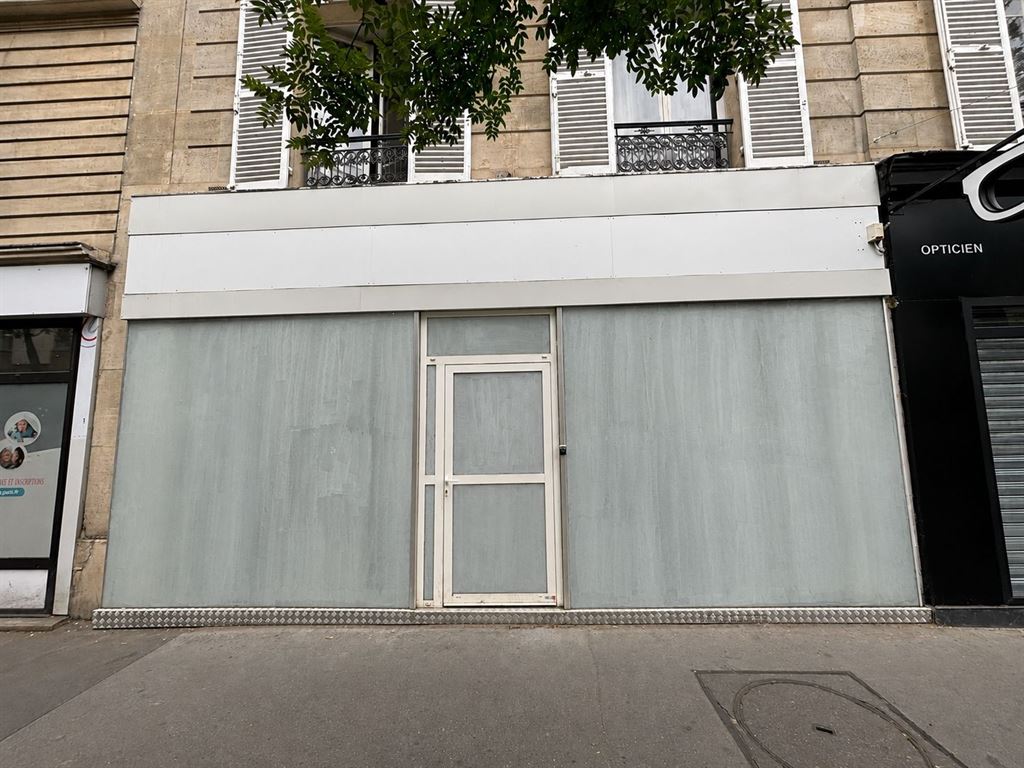 Location pure Local commercial 103 m² Paris