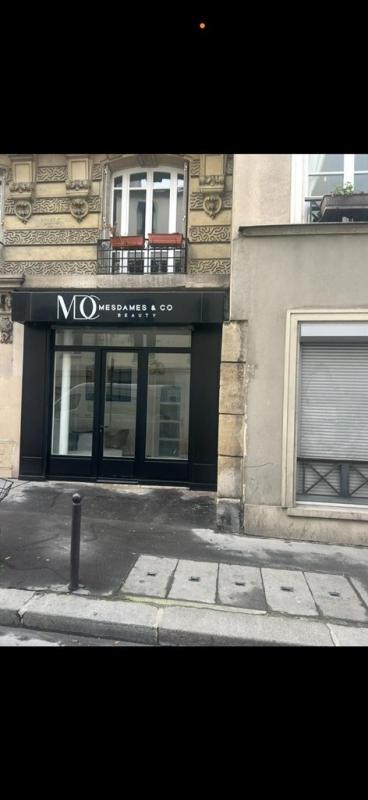 Location pure Local commercial 21 m² Paris
