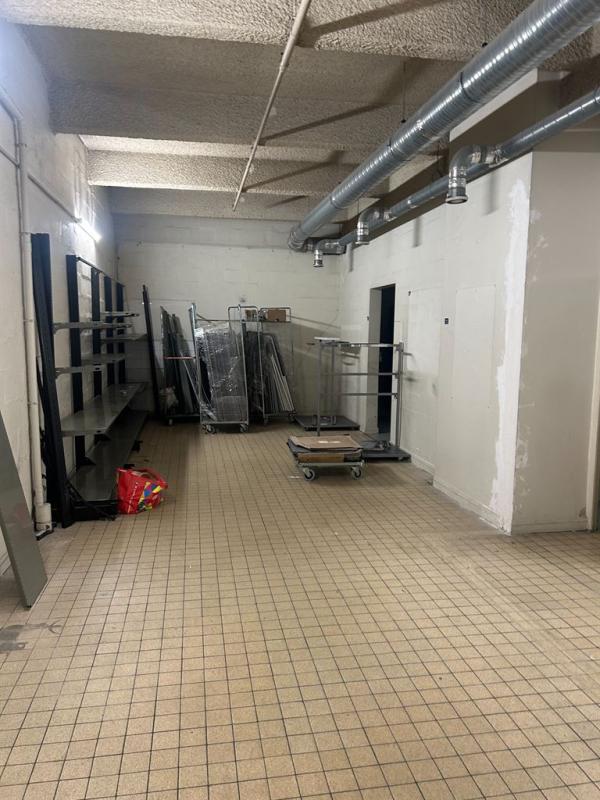 Location pure Local commercial 358 m² Paris - 5