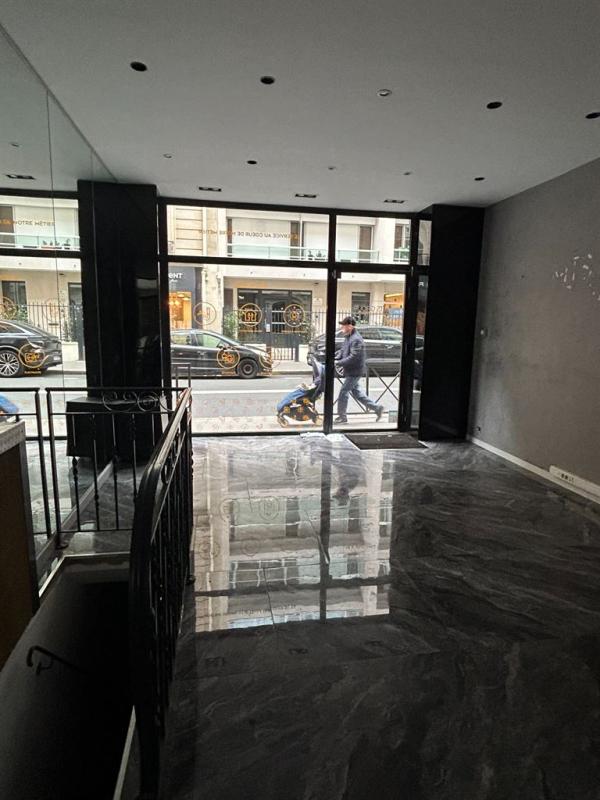 Location pure Local commercial 67 m² Paris - 3