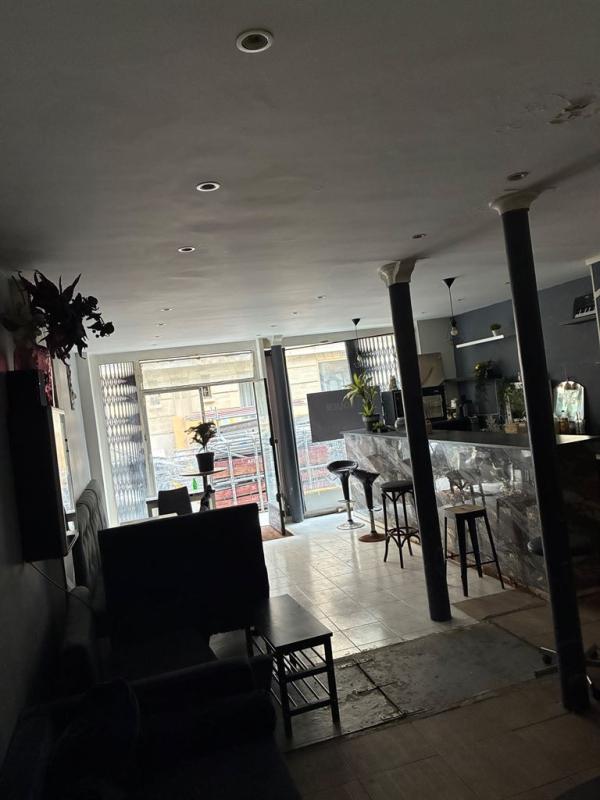 Location pure Local commercial 63 m² Paris - 7