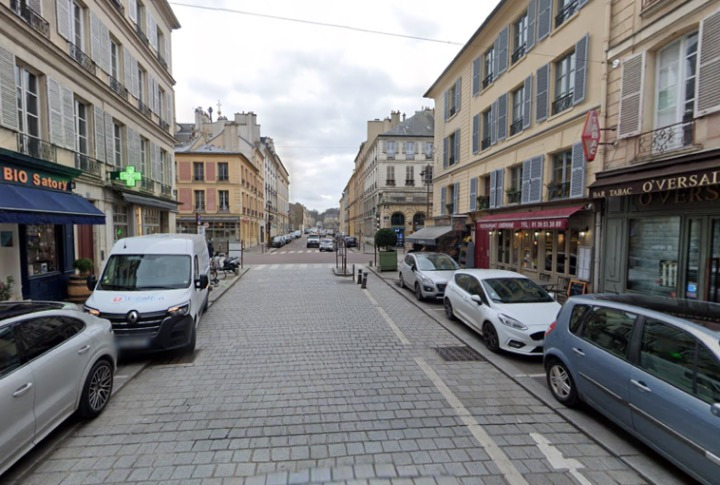 Location pure Local commercial 235 m² Versailles - 3