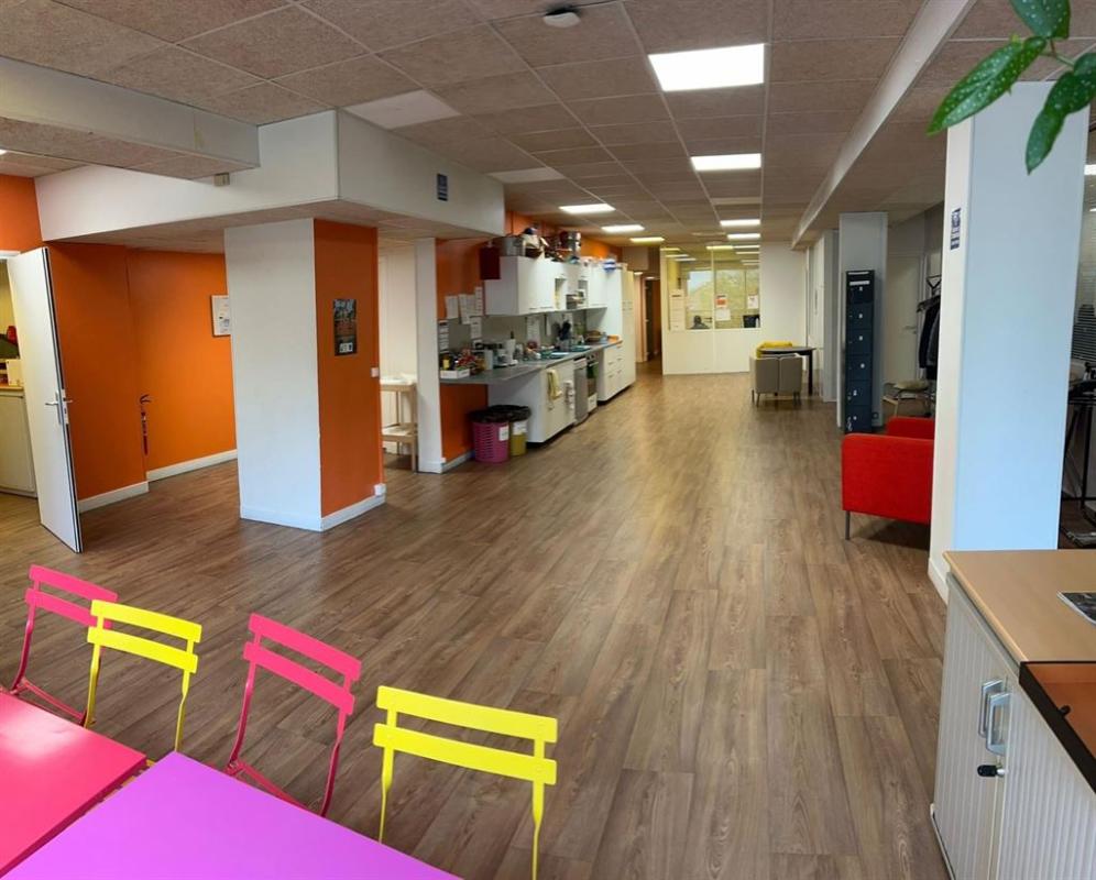 Location pure Local commercial 440 m² Paris - 6