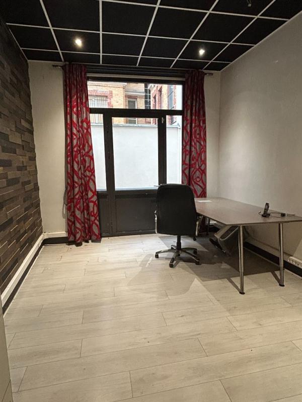 Location pure Local commercial 67 m² Paris - 6