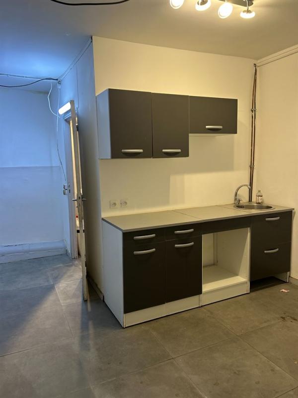 Location pure Local commercial 67 m² Paris - 9
