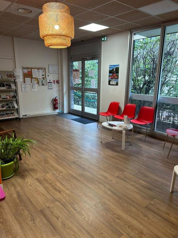 Location pure Local commercial 440 m² Paris - 4