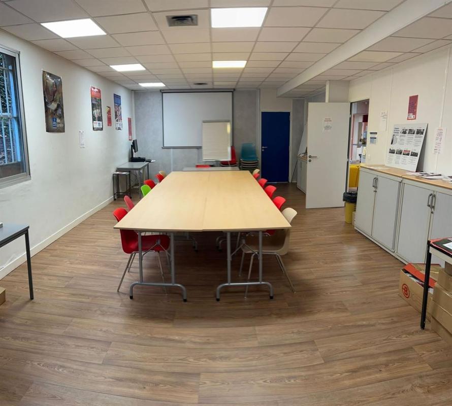 Location pure Local commercial 440 m² Paris